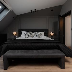 Deluxe King Studio